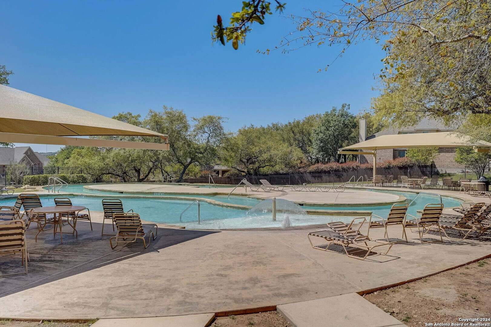 9036 Raven Pointe