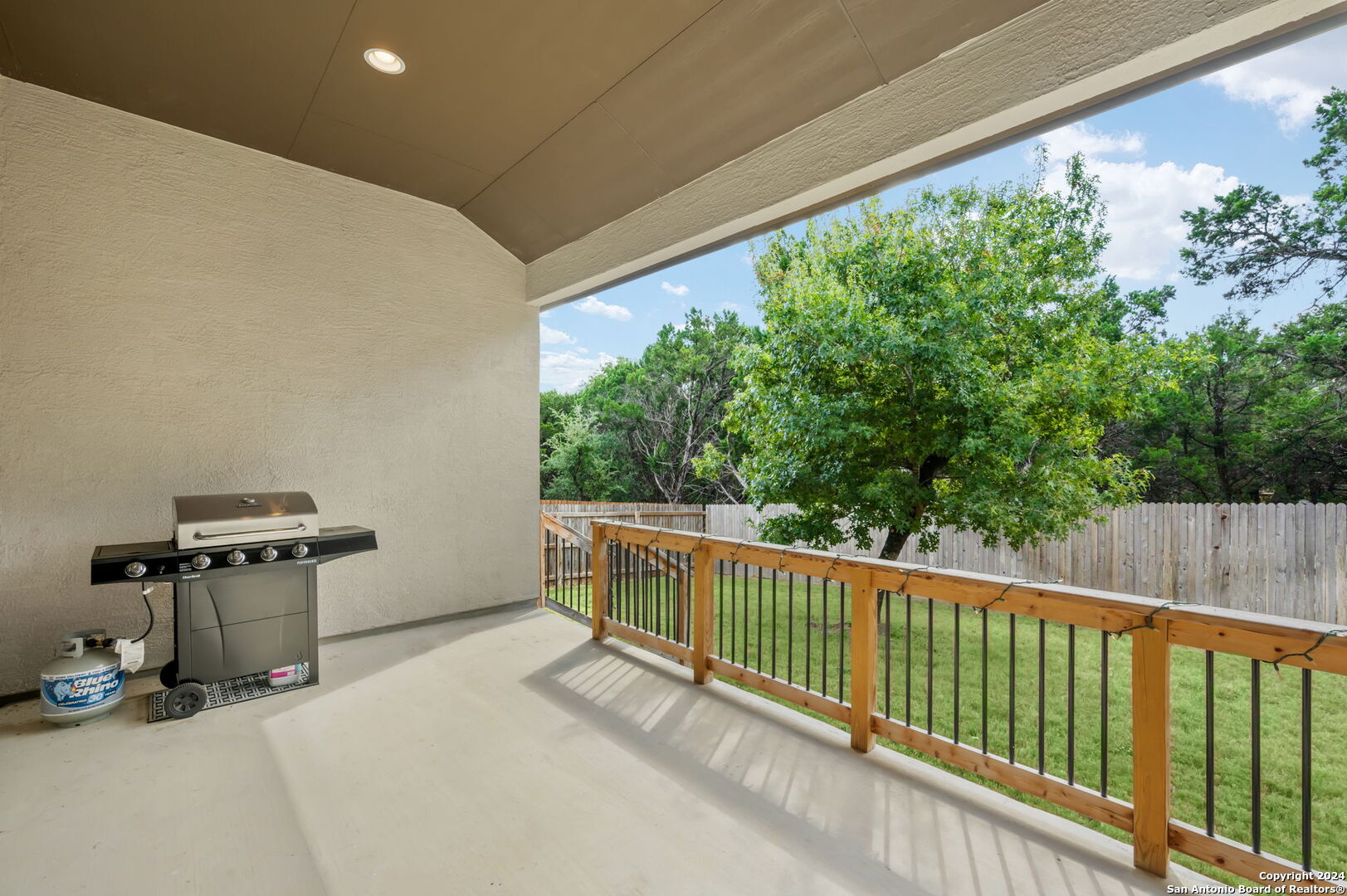 9036 Raven Pointe