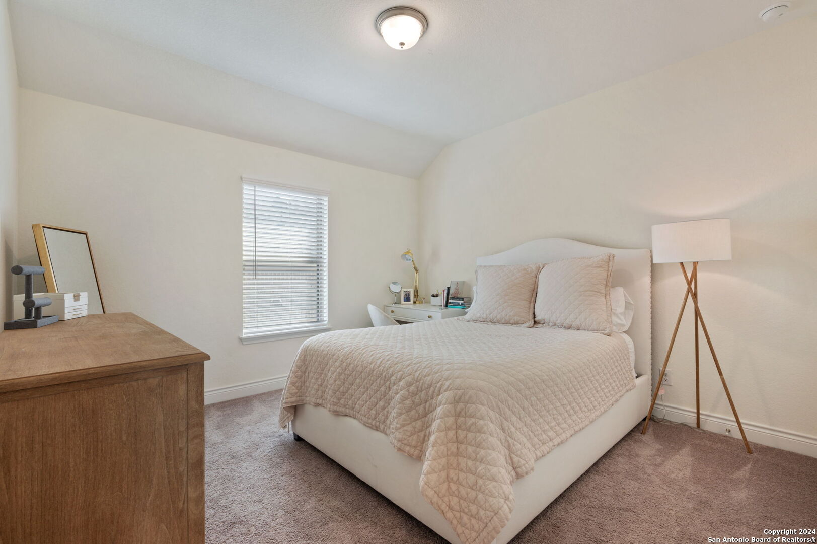 9036 Raven Pointe