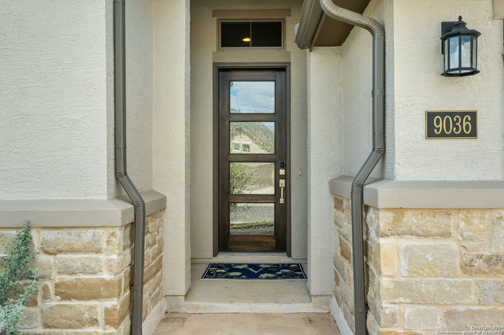 9036 Raven Pointe