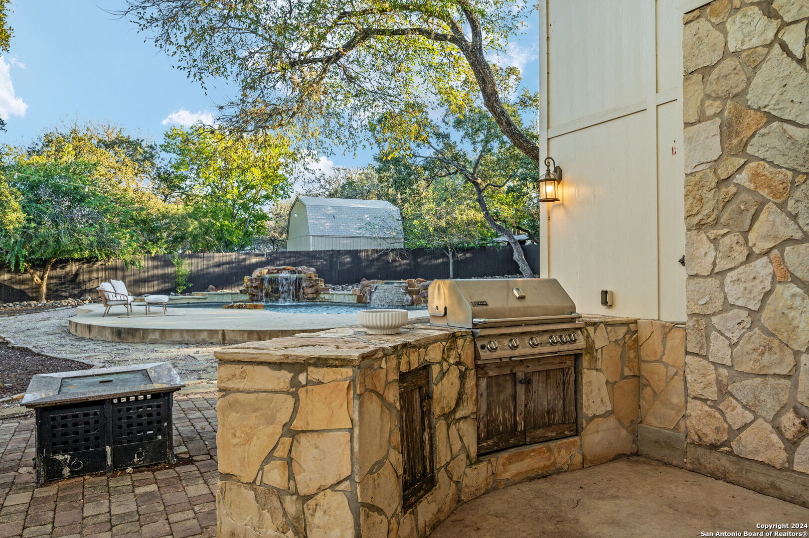 10234 DREAMLAND DR