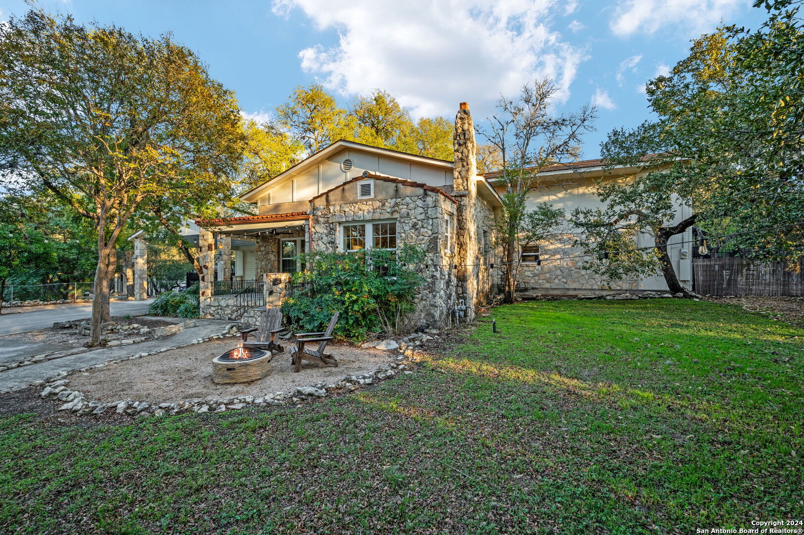 10234 DREAMLAND DR