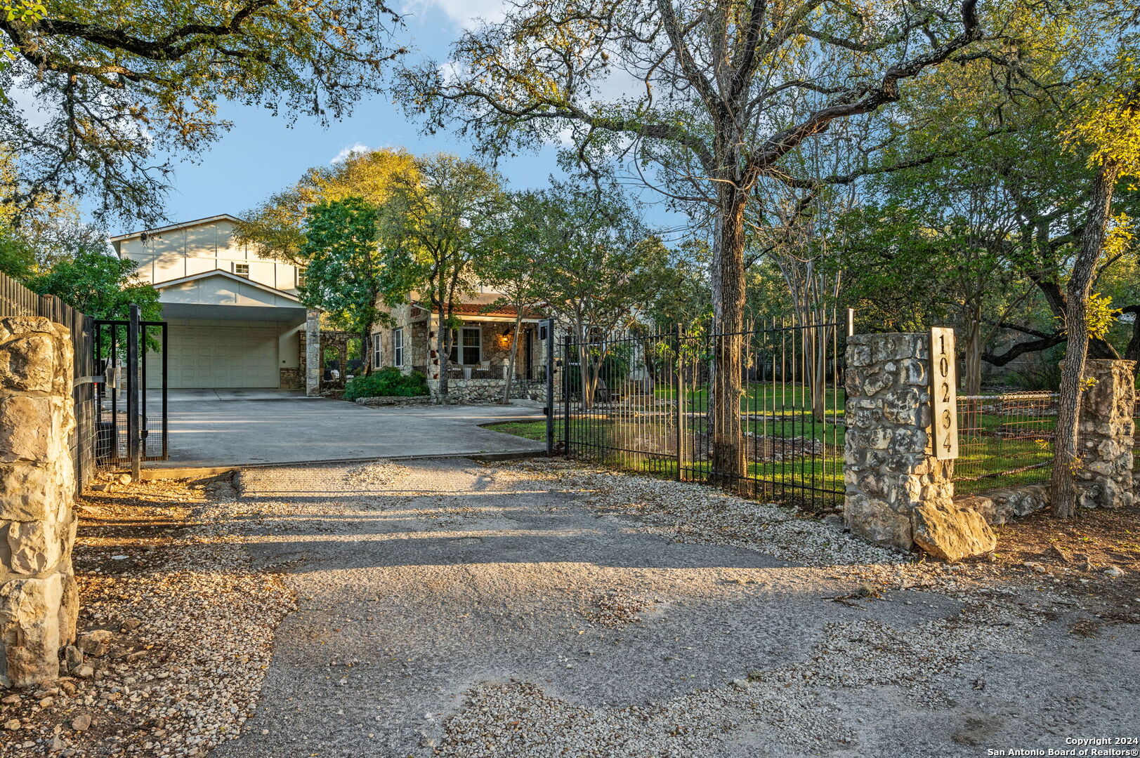 10234 DREAMLAND DR