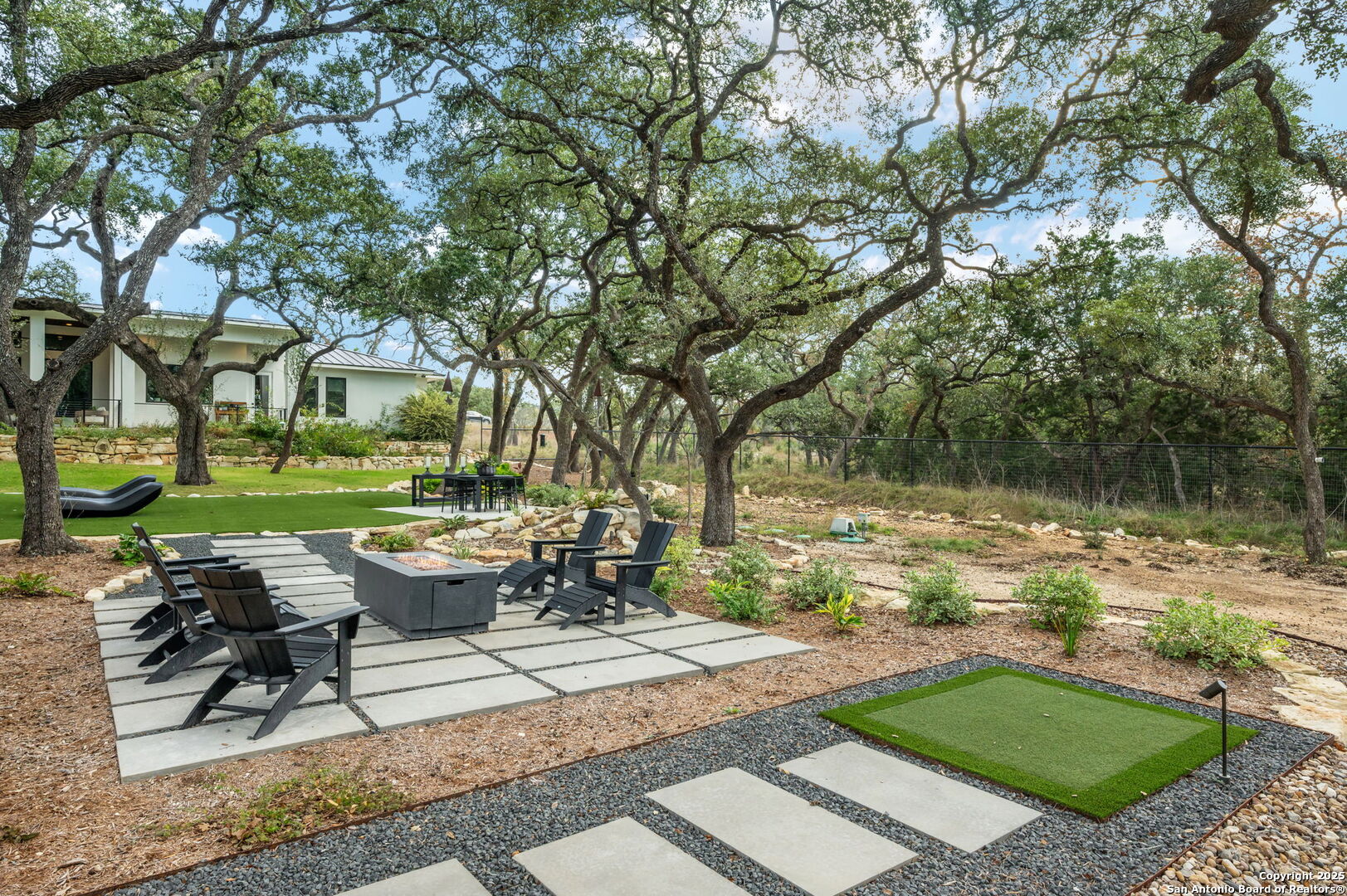 966 Belle Oaks Blvd.