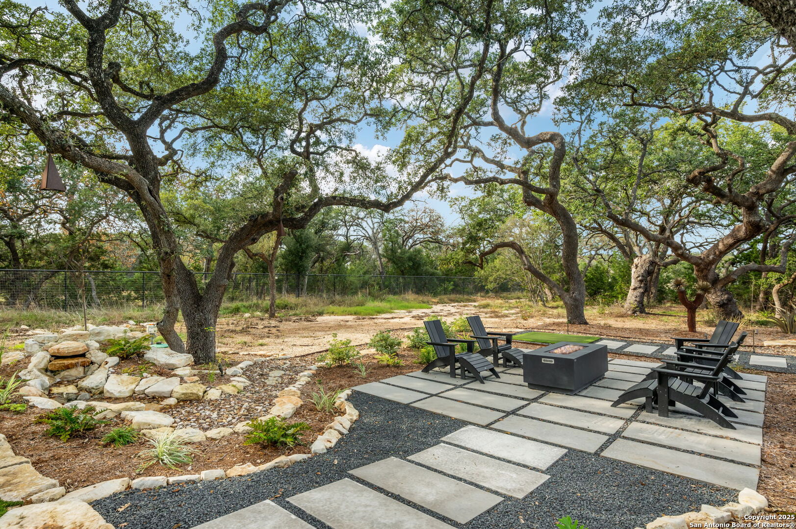 966 Belle Oaks Blvd.