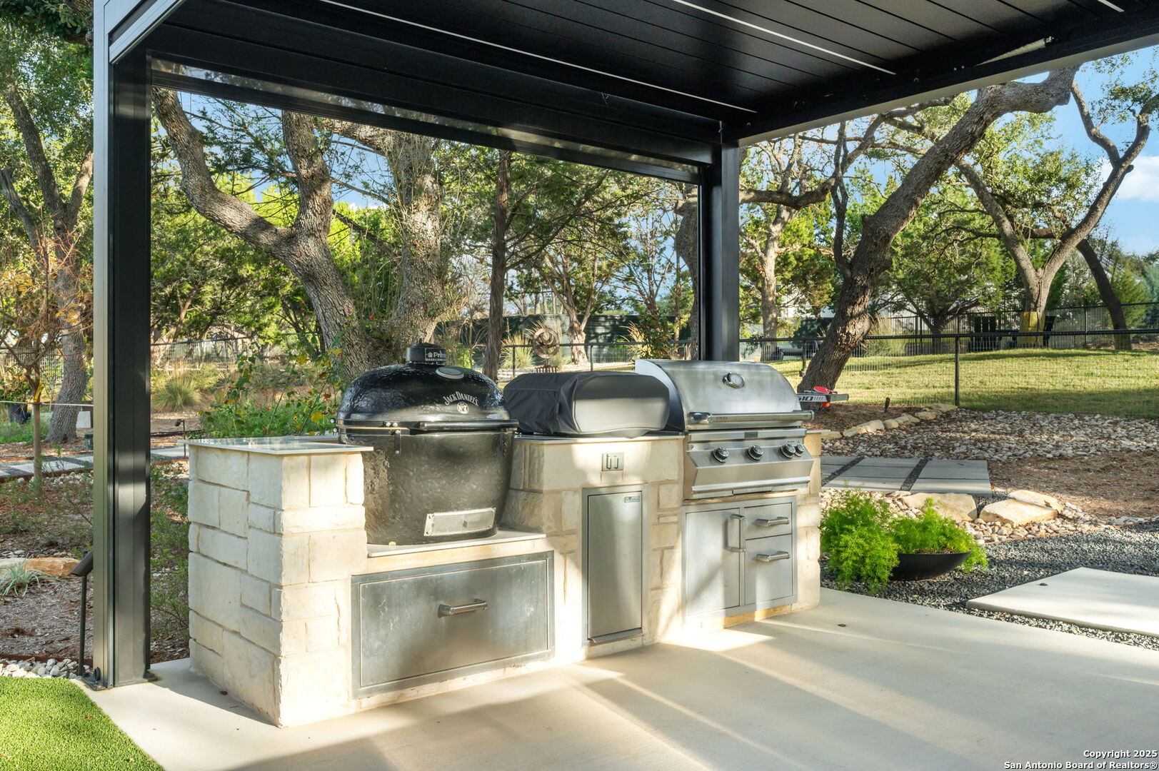 966 Belle Oaks Blvd.