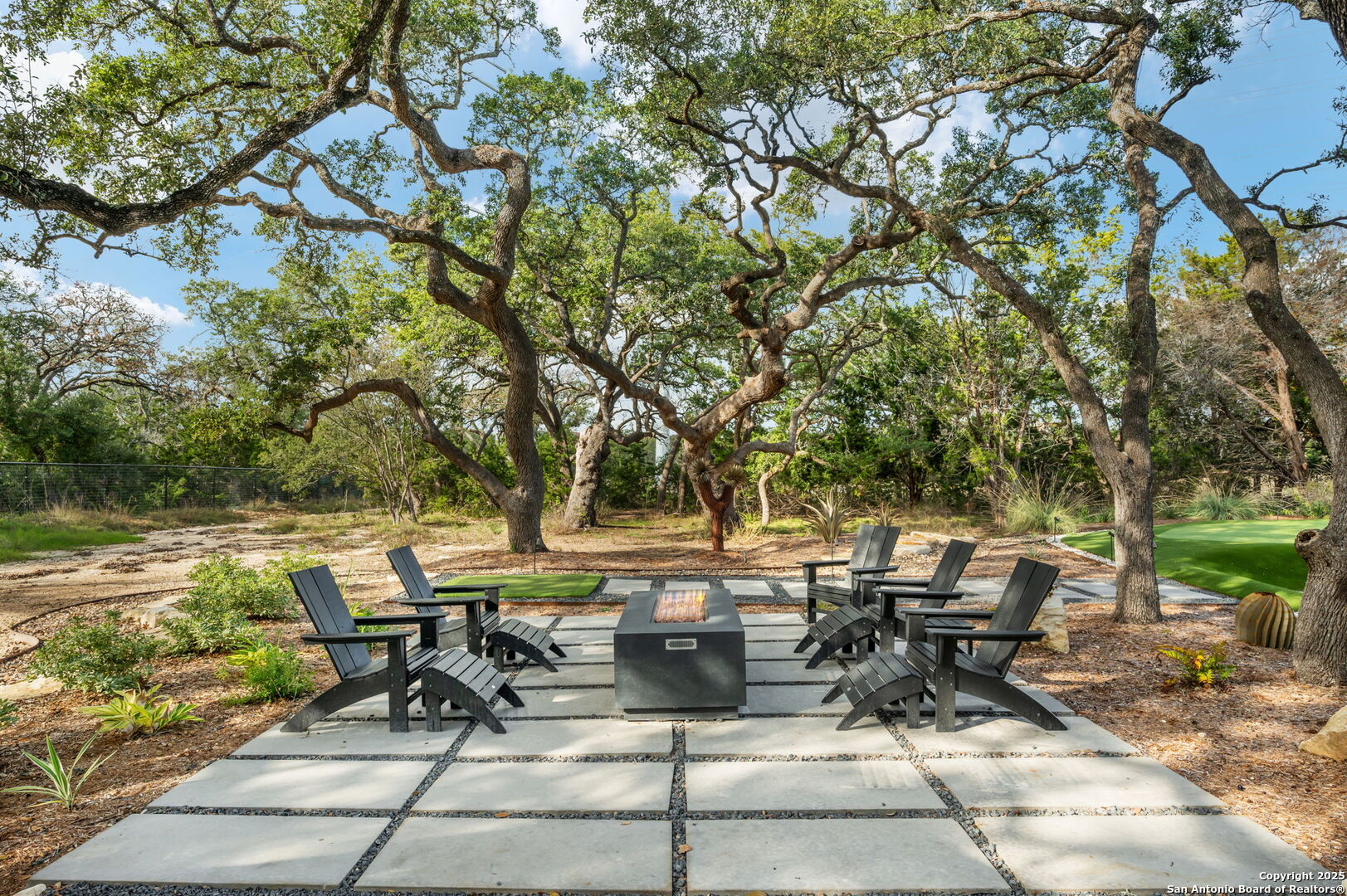 966 Belle Oaks Blvd.