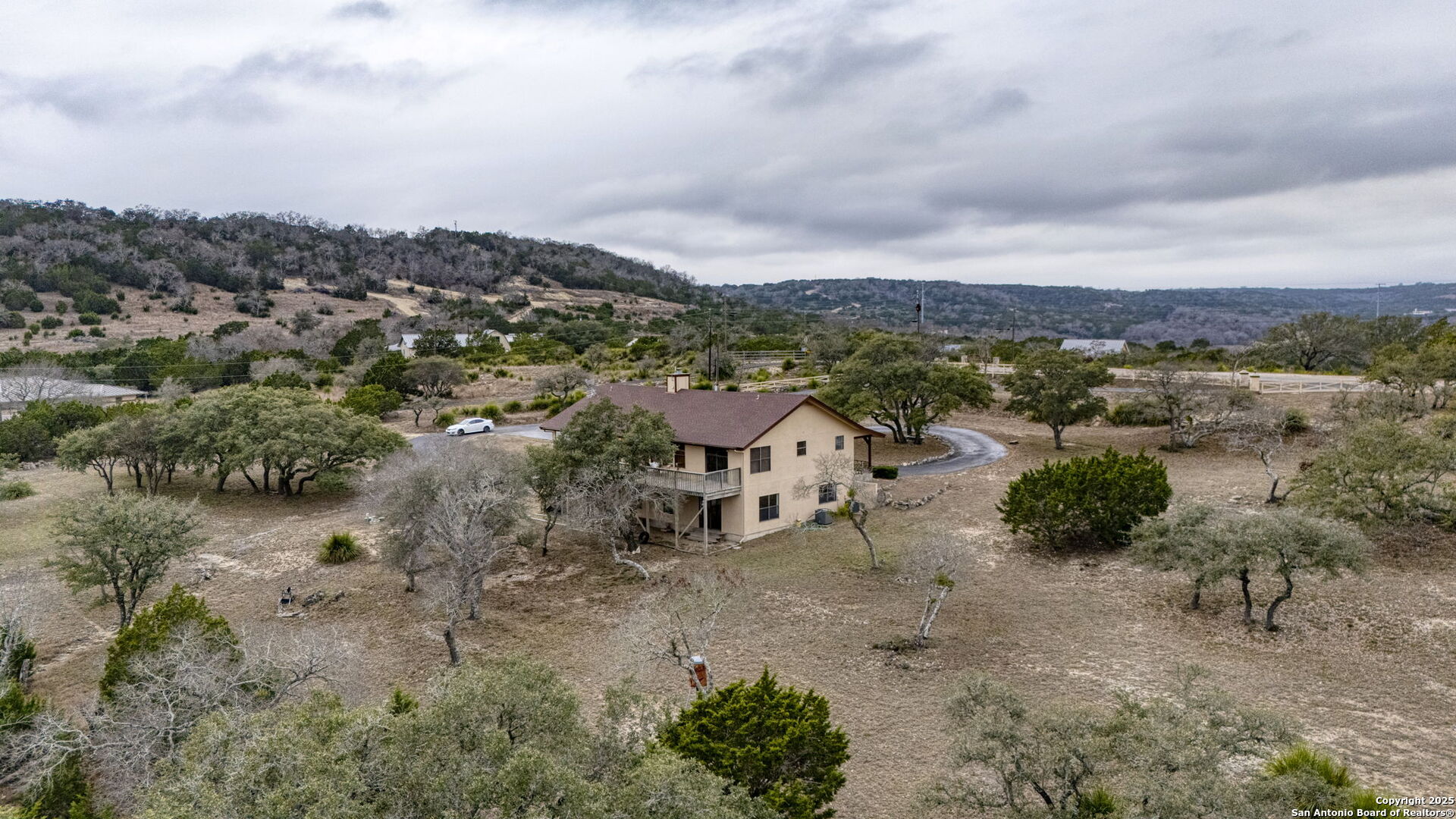 404 Lake Side Circle