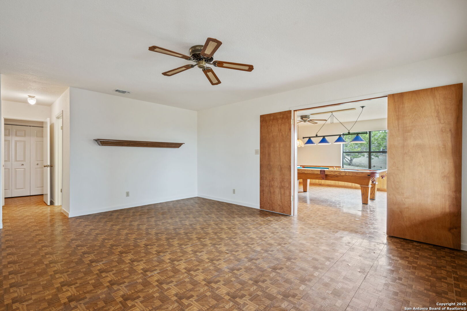 404 Lake Side Circle