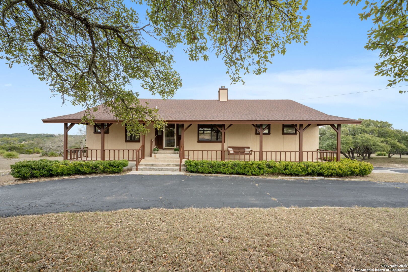 404 Lake Side Circle