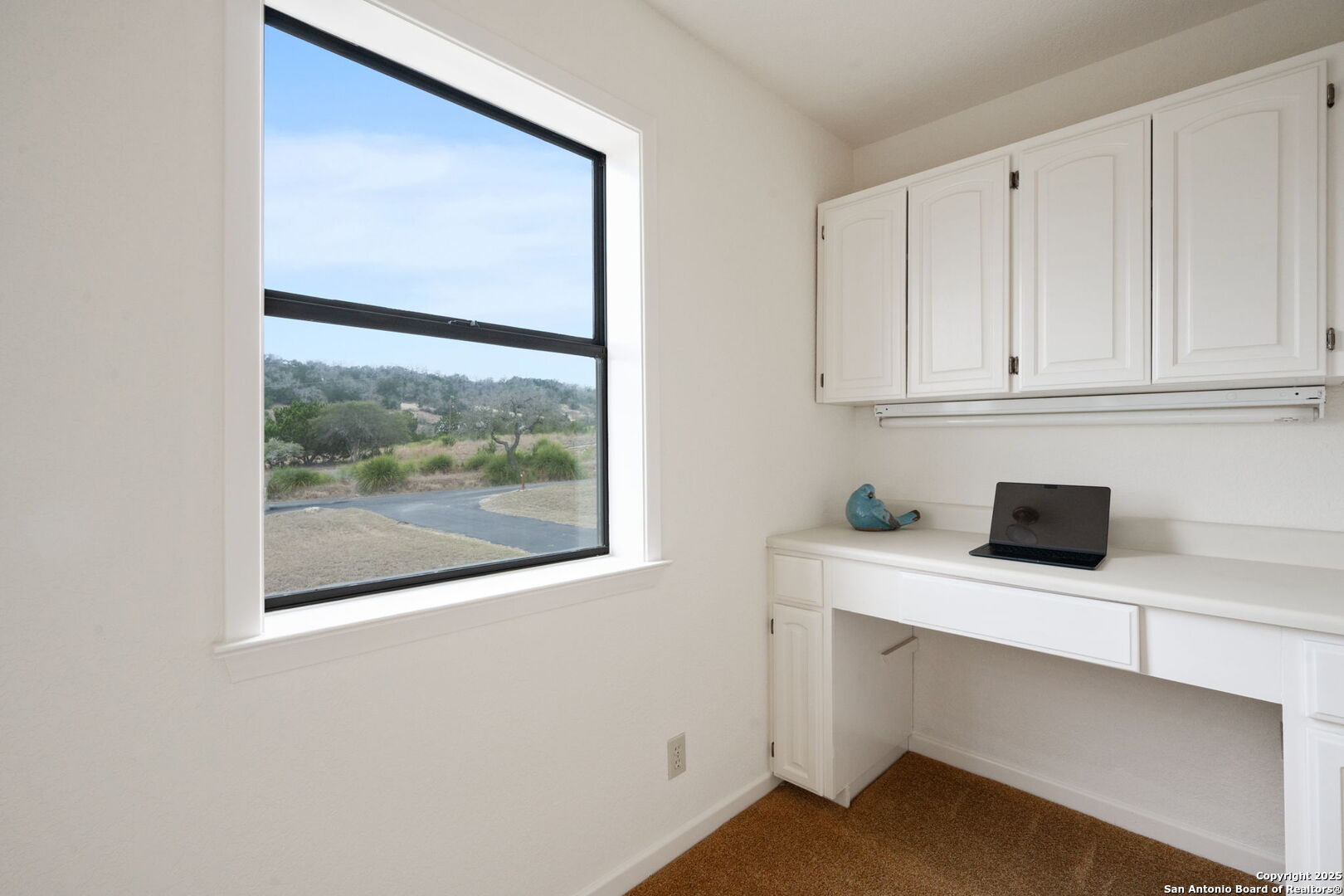 404 Lake Side Circle