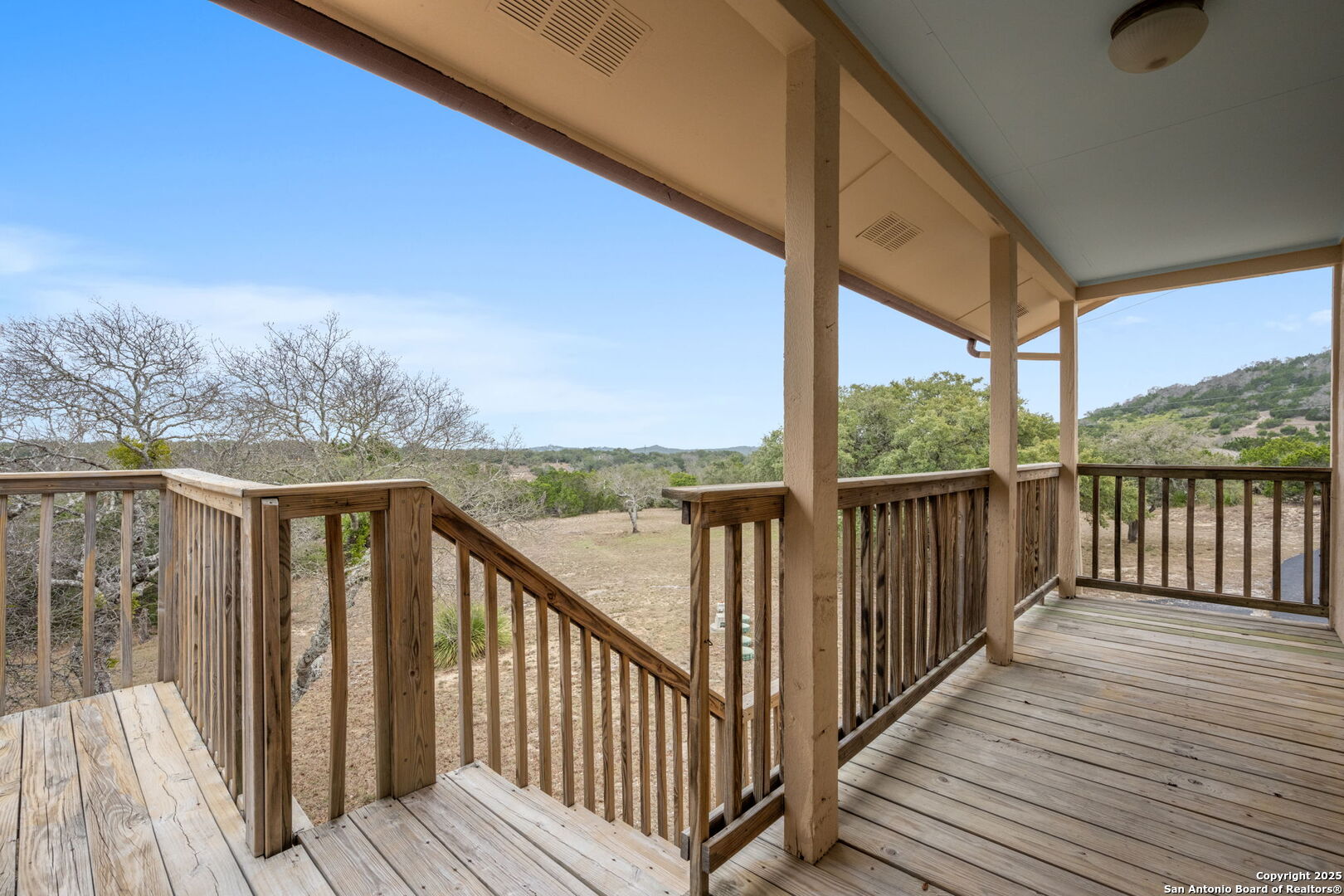 404 Lake Side Circle