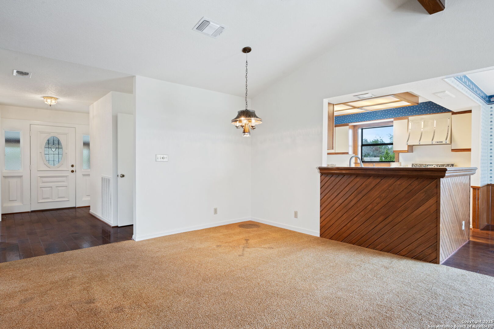 404 Lake Side Circle