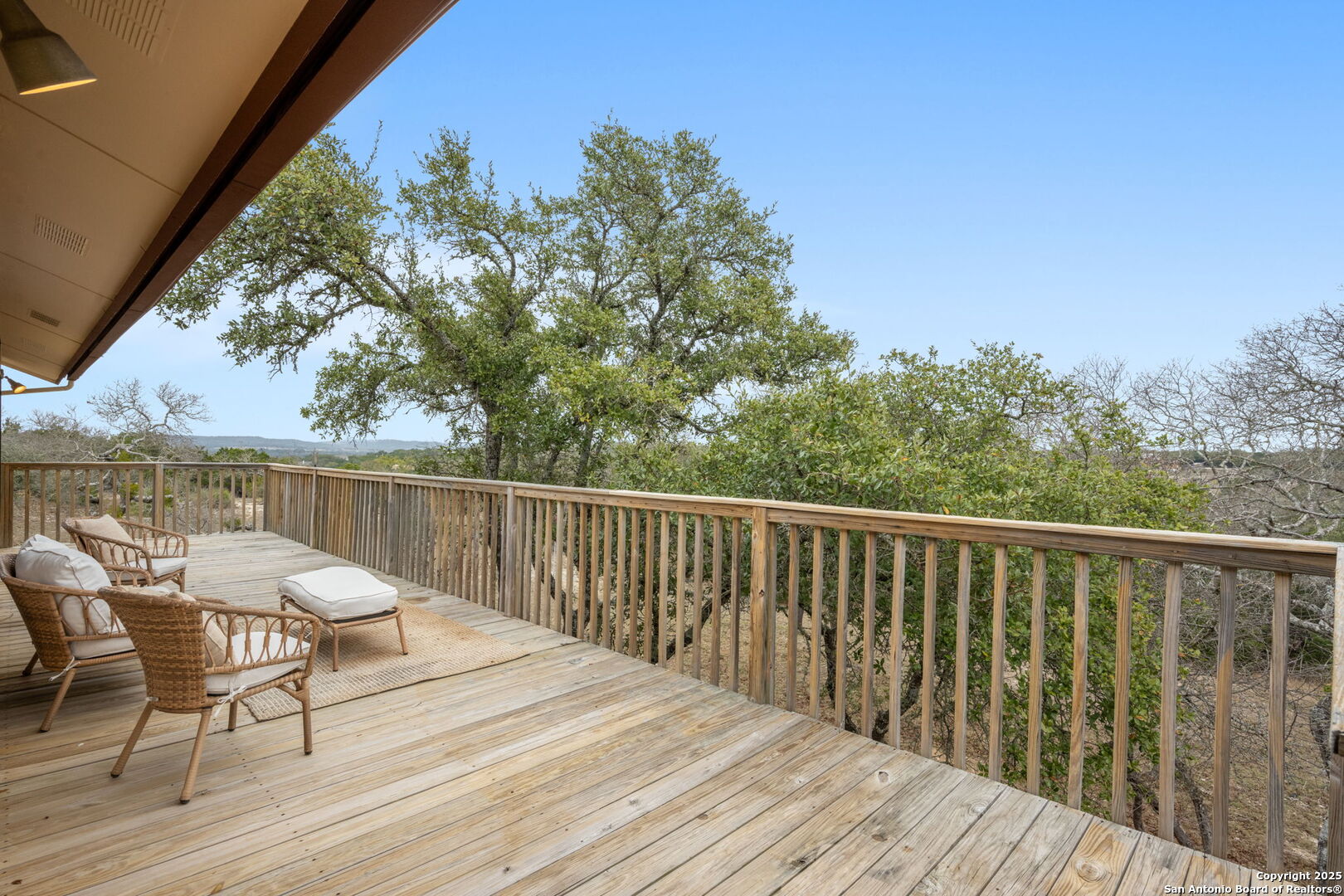404 Lake Side Circle