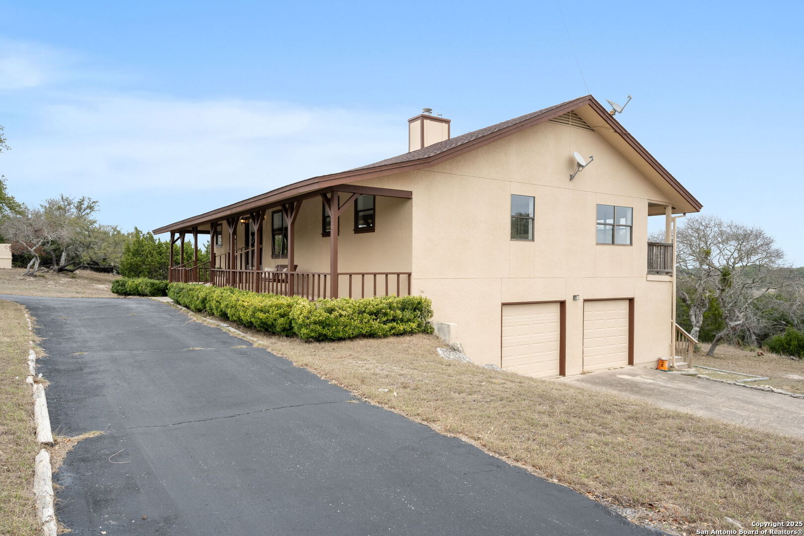 404 Lake Side Circle