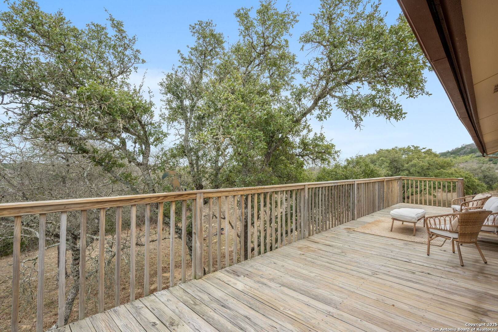 404 Lake Side Circle