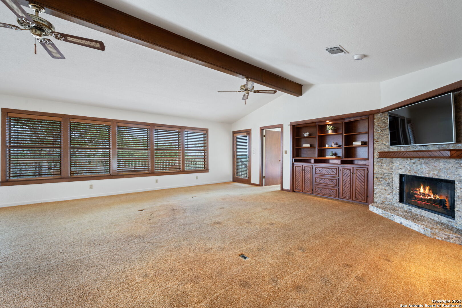 404 Lake Side Circle