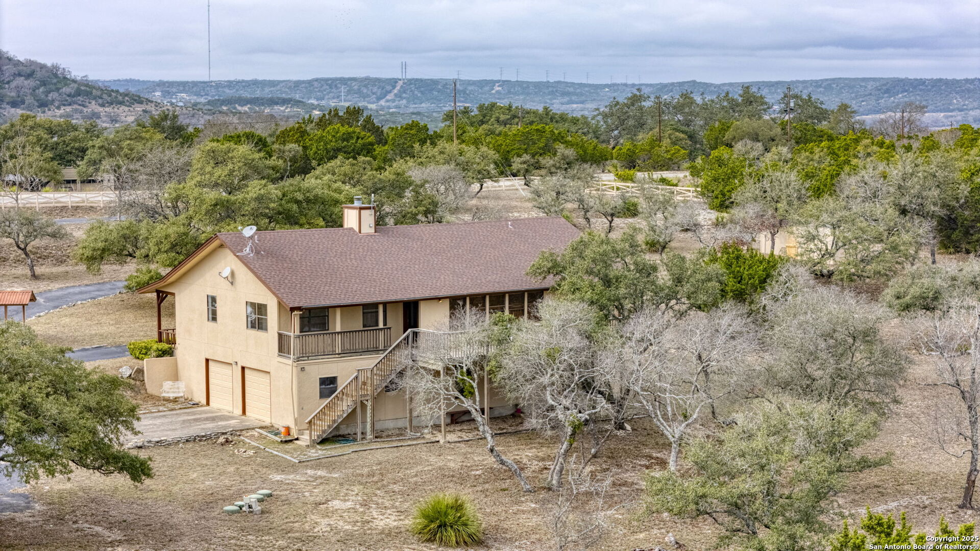 404 Lake Side Circle