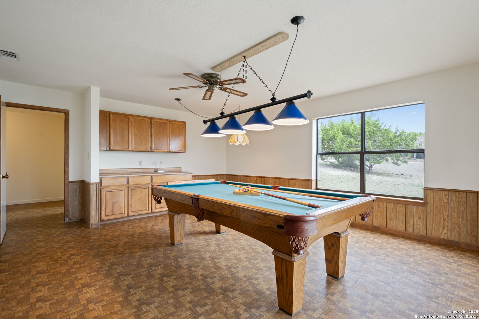 404 Lake Side Circle