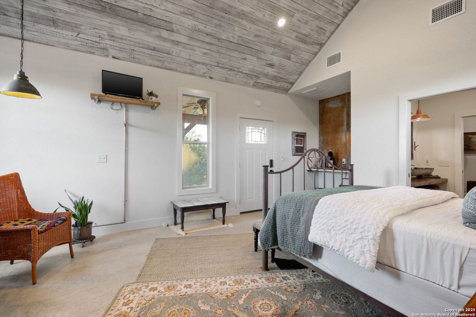 105 Valley View Trail