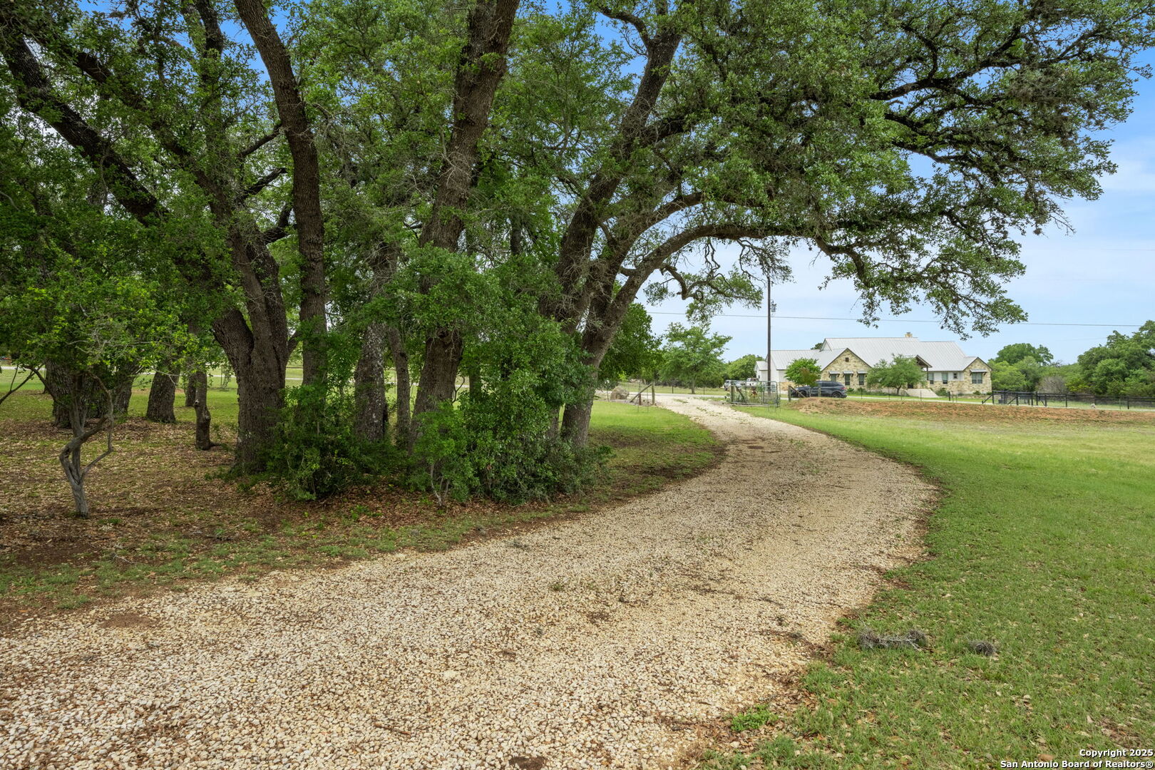 1596 White River