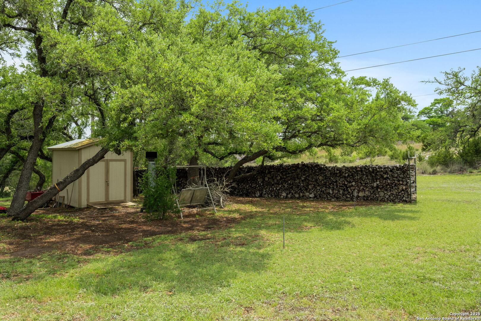 1596 White River