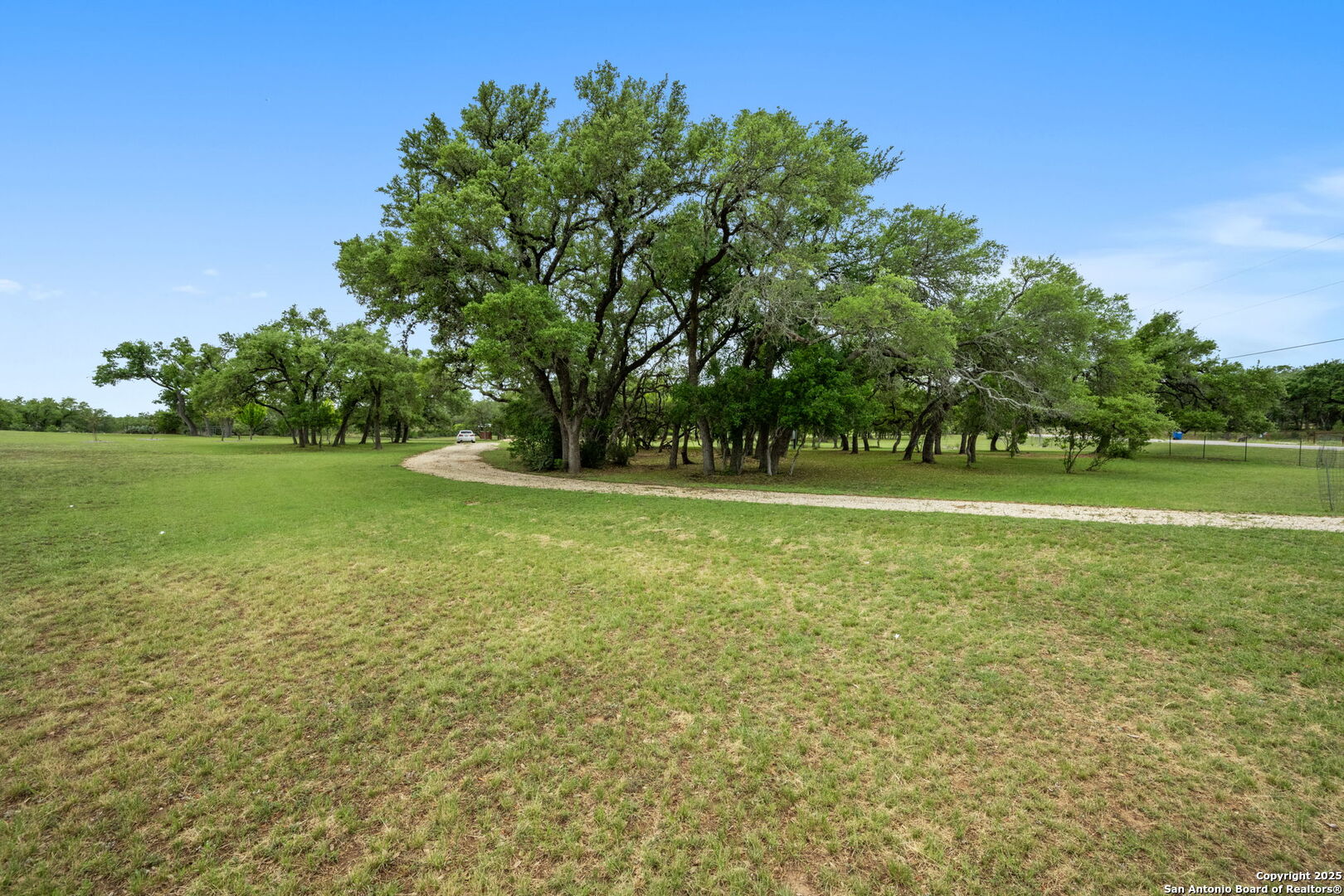 1596 White River