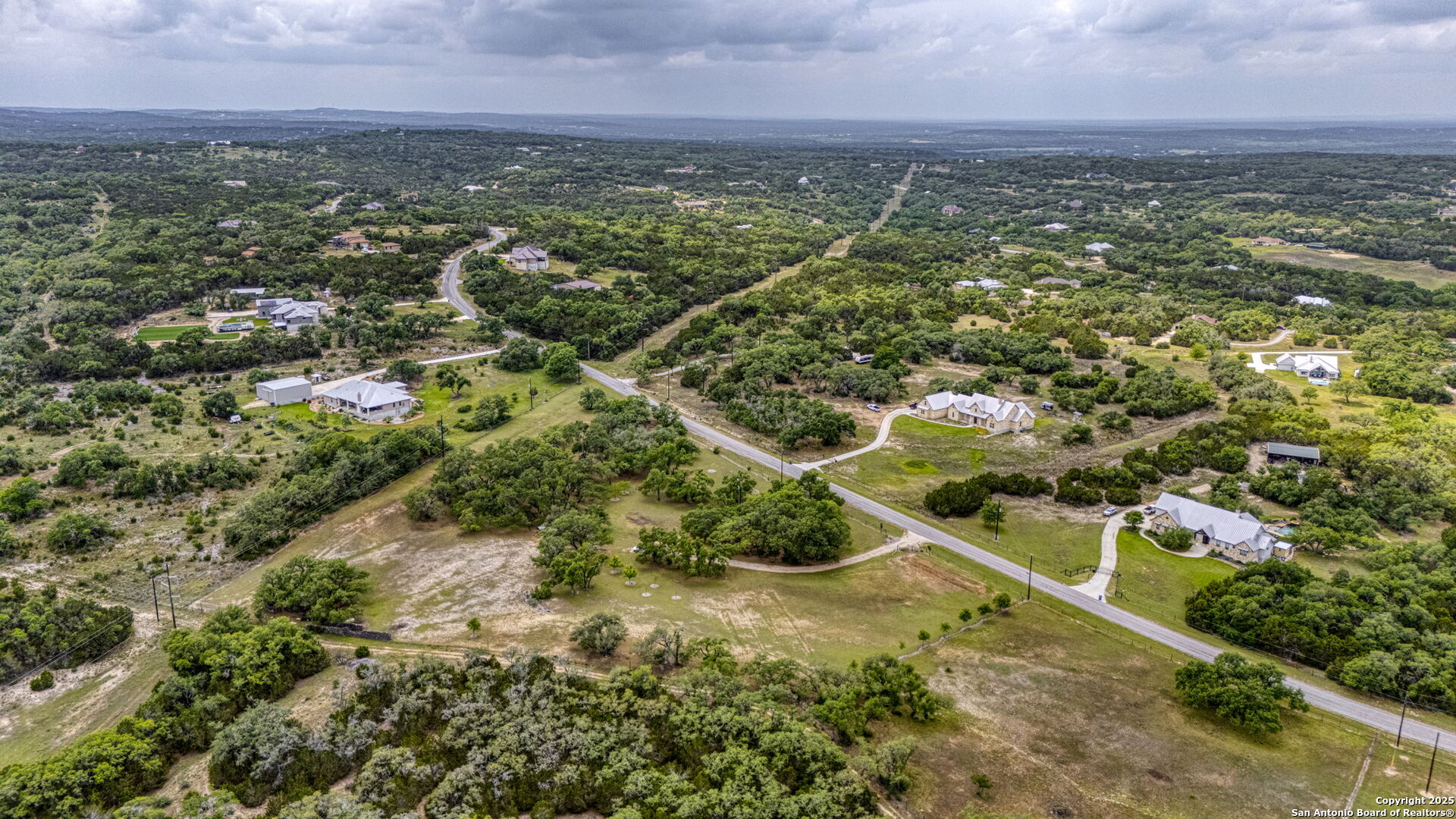 1596 White River