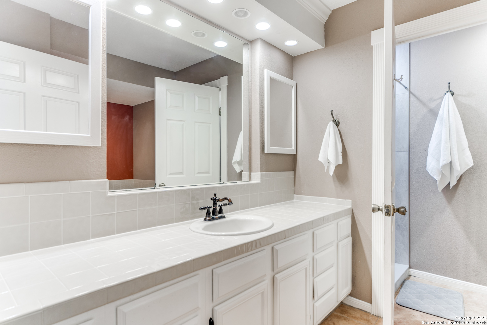 1323 Paragon Place