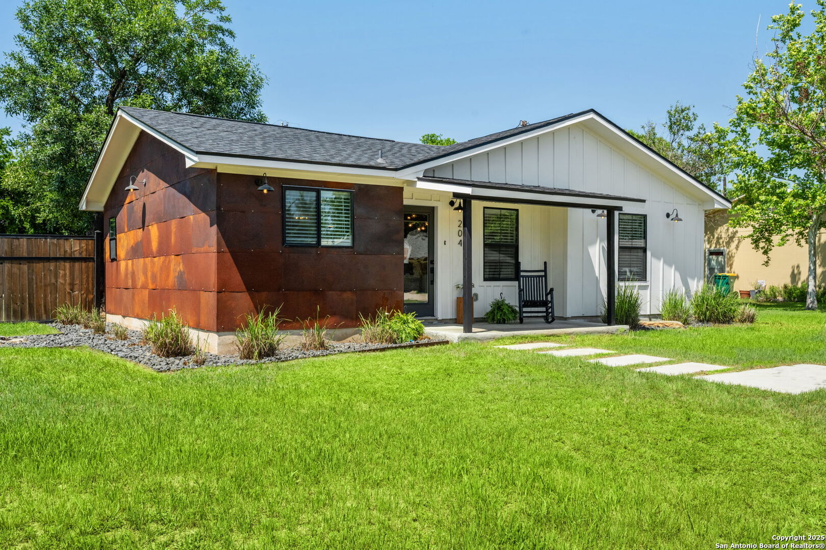 204 Shadywood