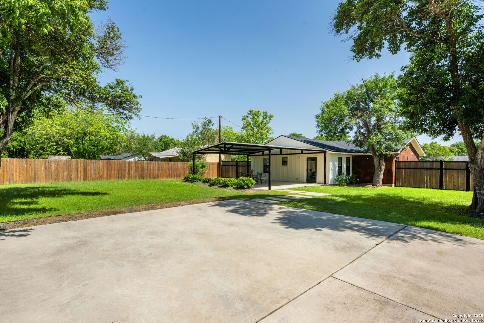 204 Shadywood