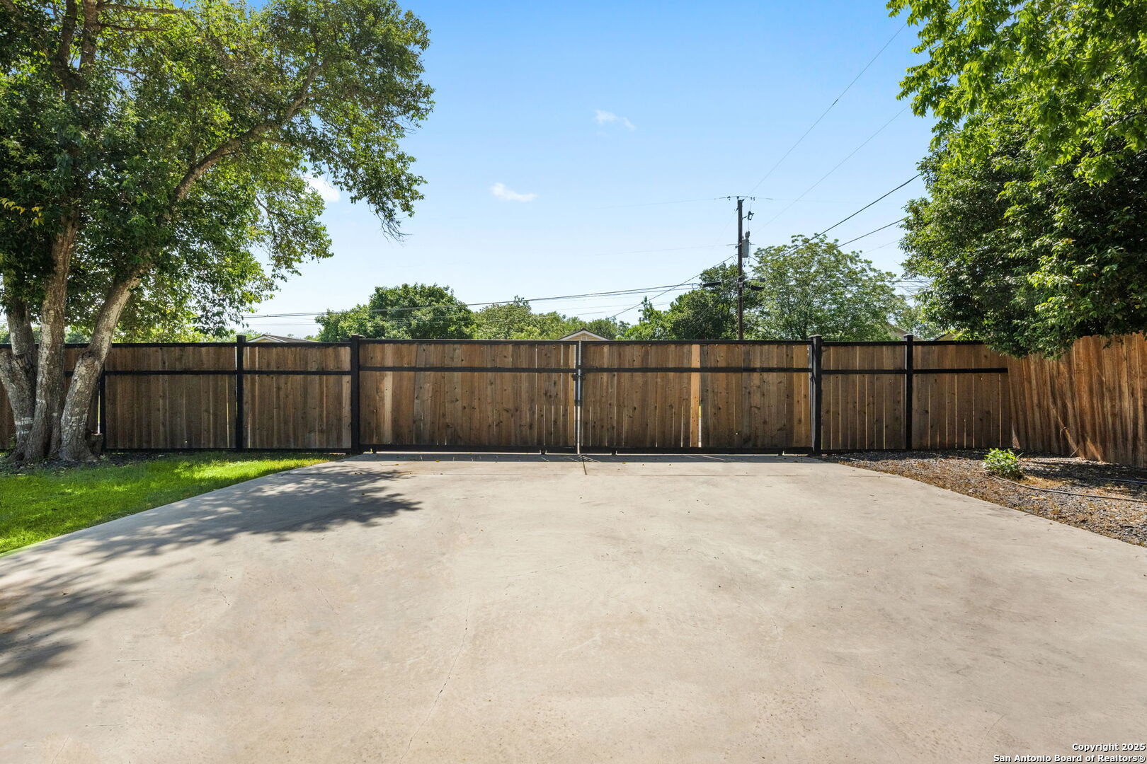 204 Shadywood