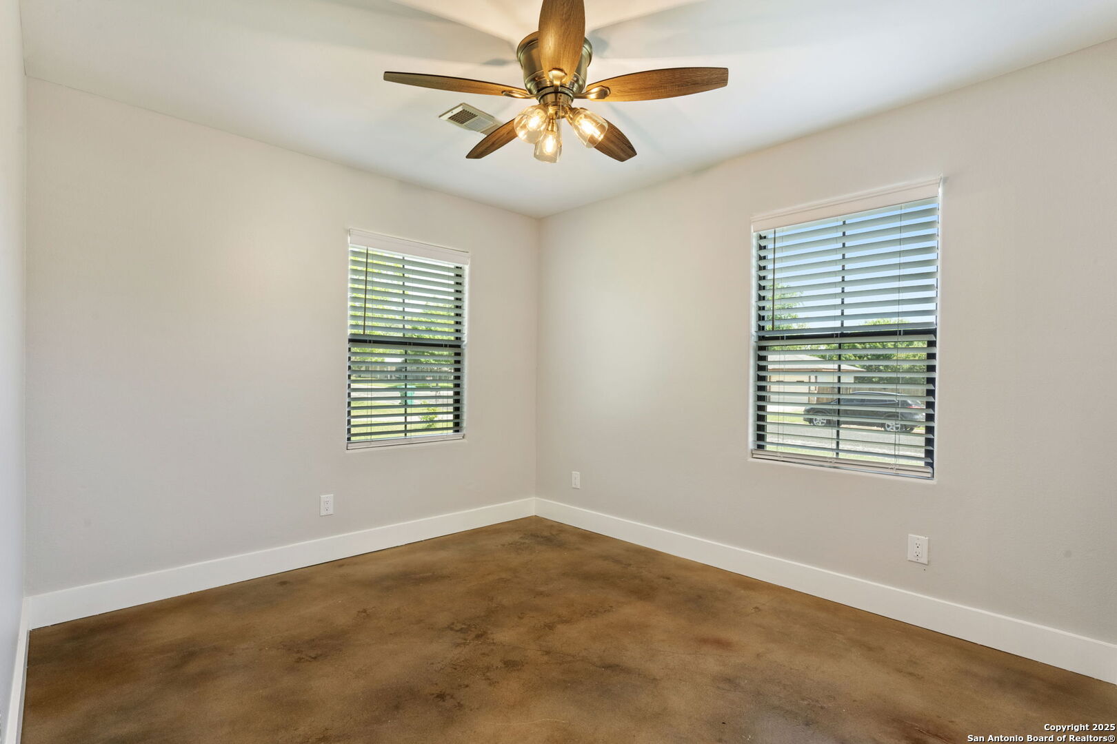 204 Shadywood