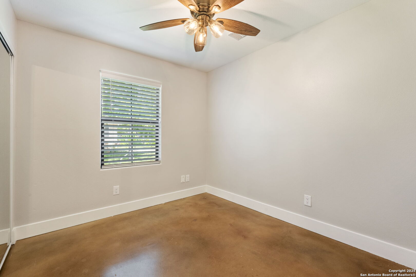 204 Shadywood