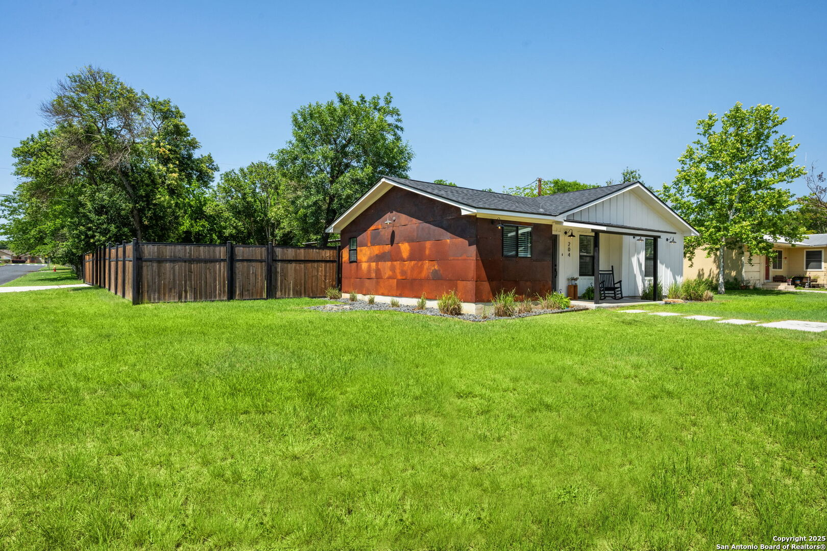 204 Shadywood