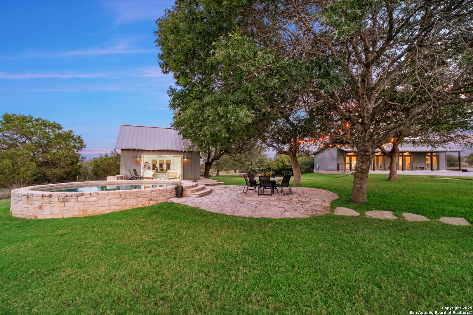 746 Trail Rock Dr