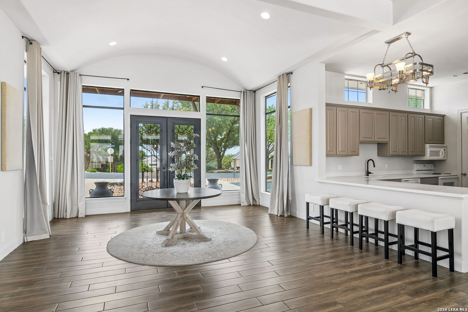 428 Paradise Point