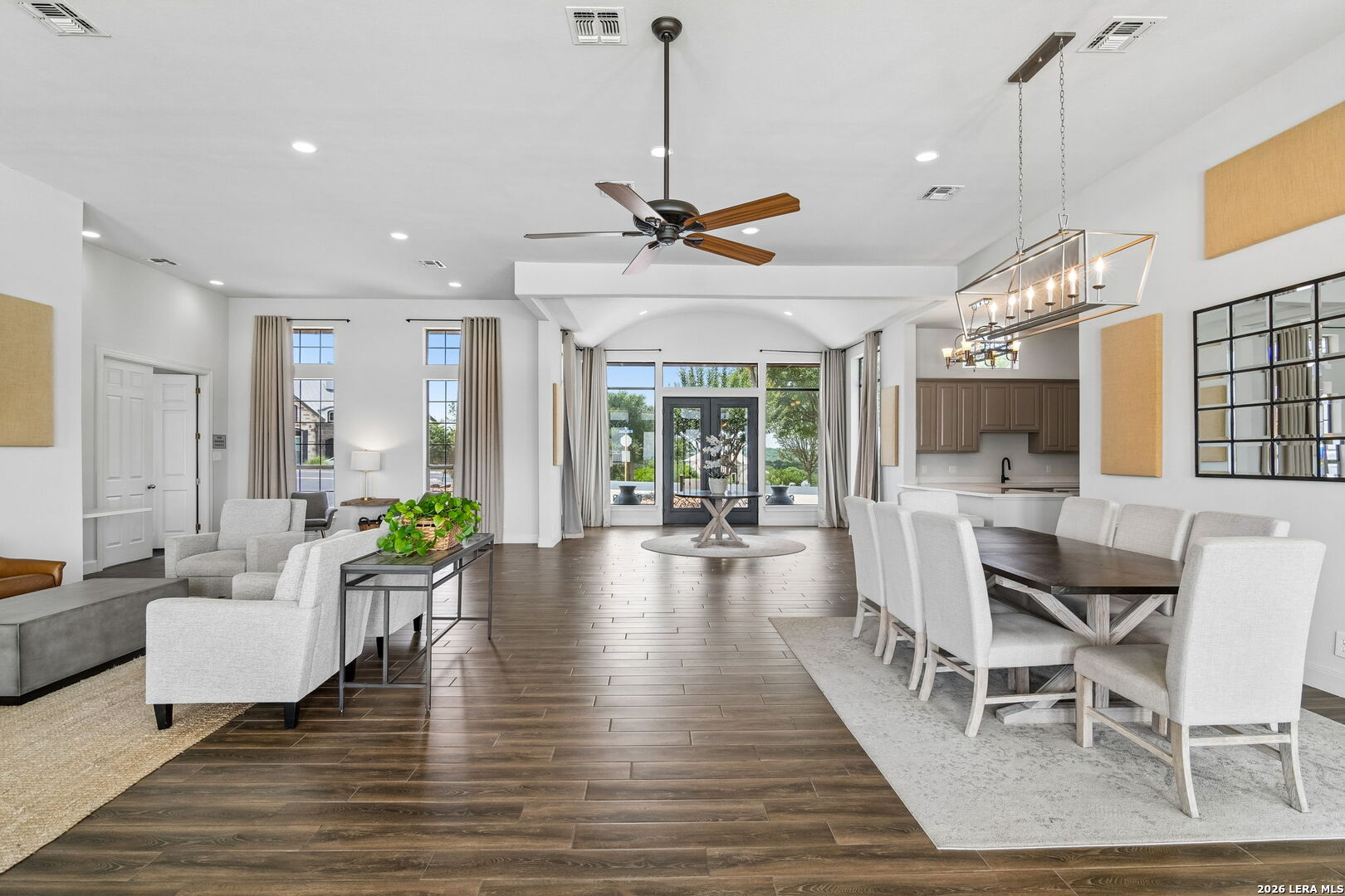428 Paradise Point