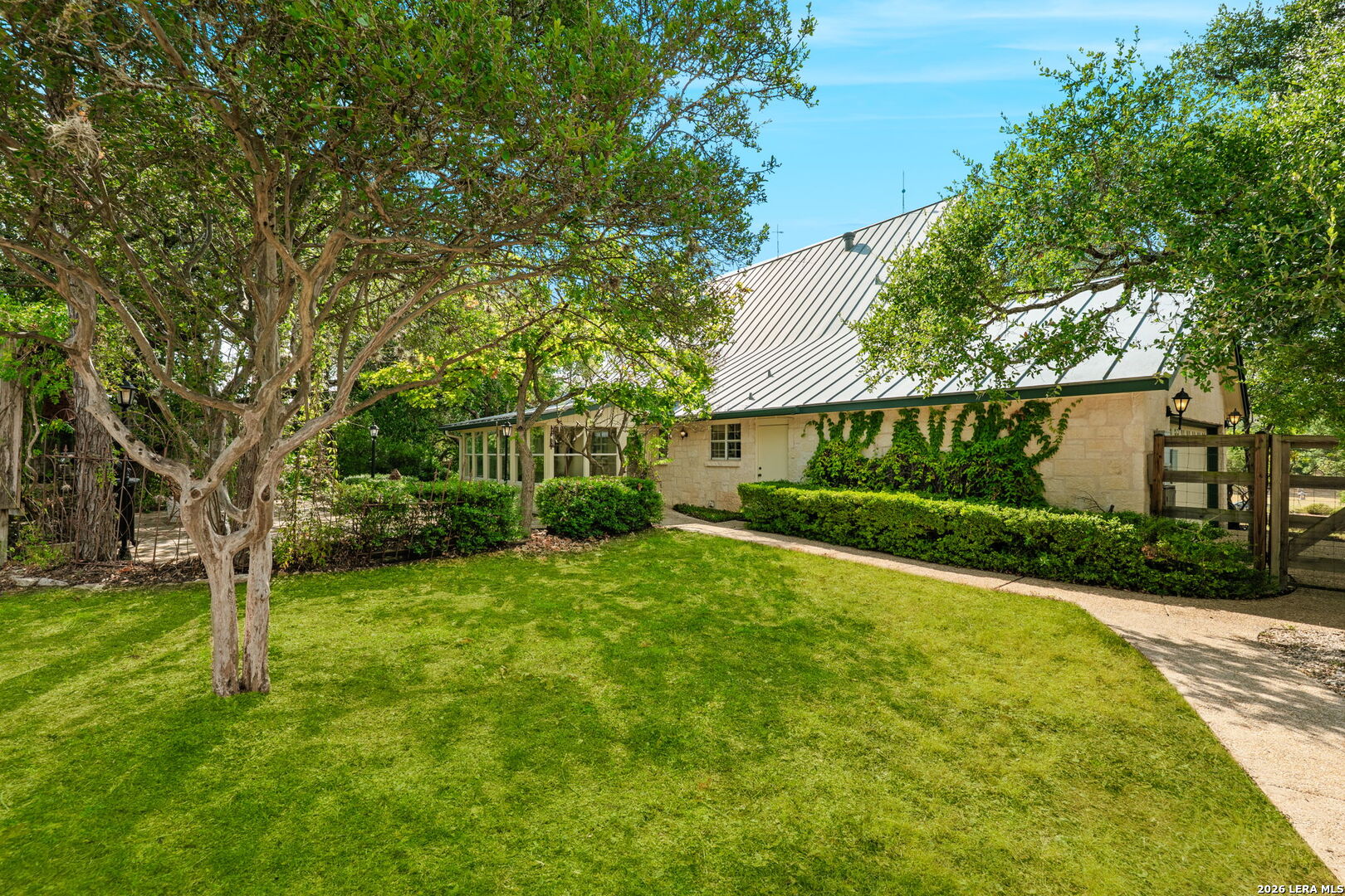 8520 ALYDAR CIR