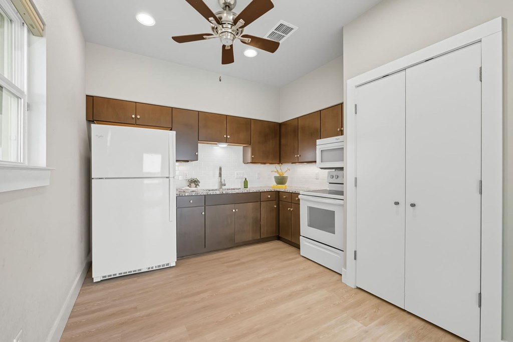 128 Skylight Trl