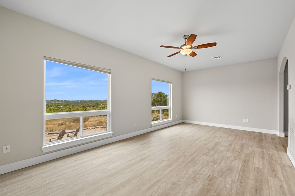 128 Skylight Trl