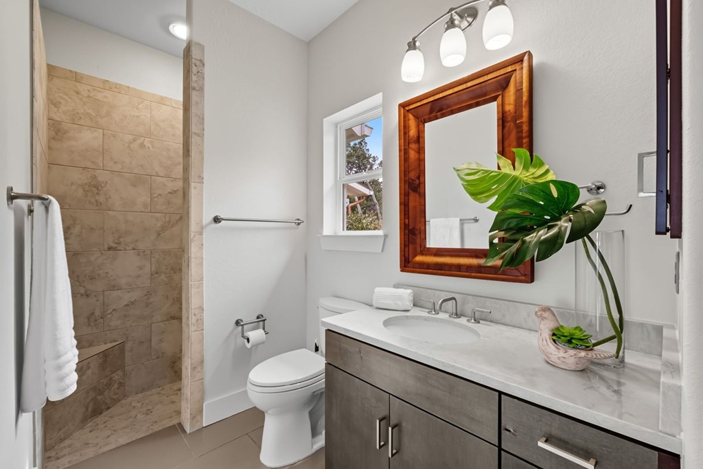 128 Skylight Trl
