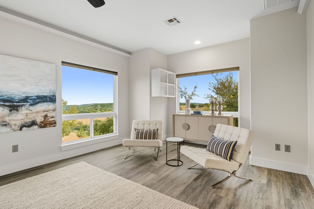 128 Skylight Trl