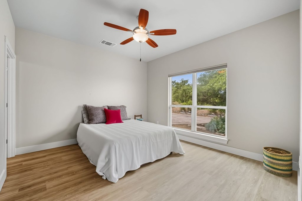 128 Skylight Trl