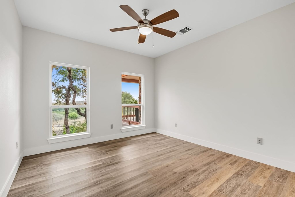 128 Skylight Trl