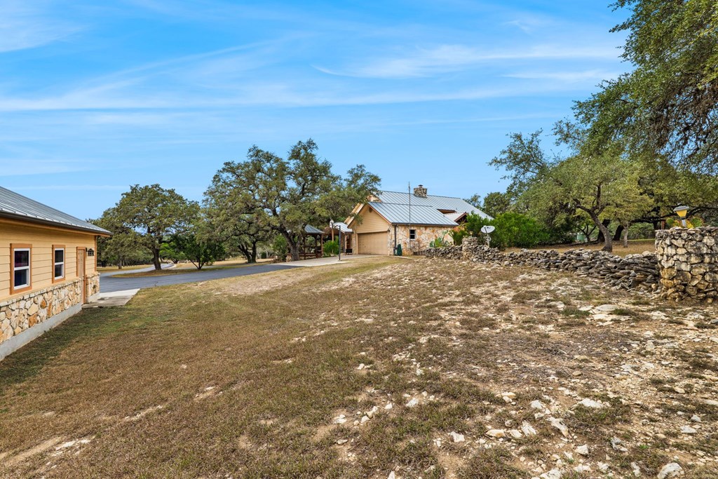 115 Sage Oaks Trl
