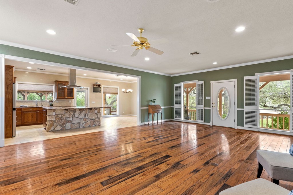 115 Sage Oaks Trl