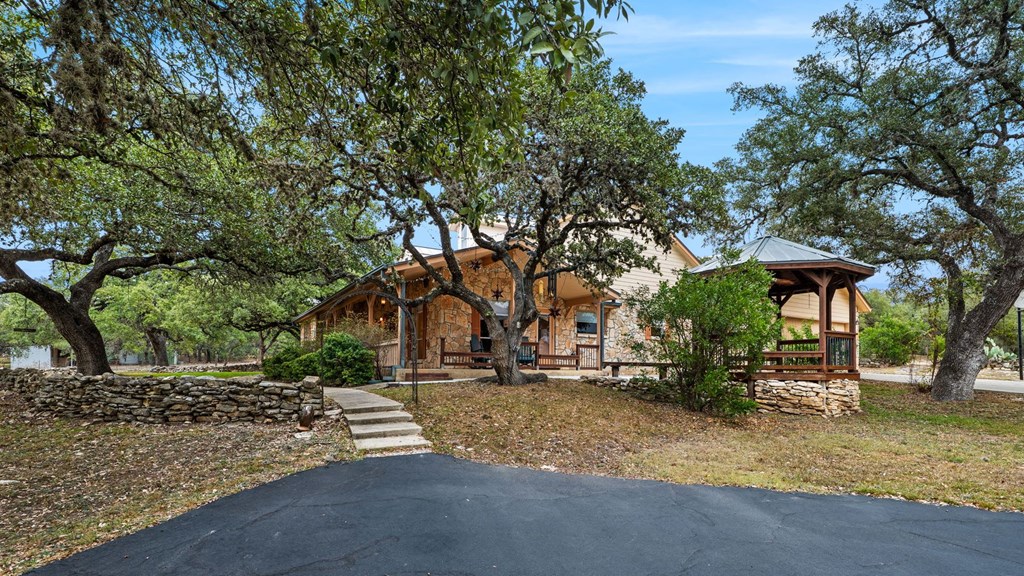 115 Sage Oaks Trl