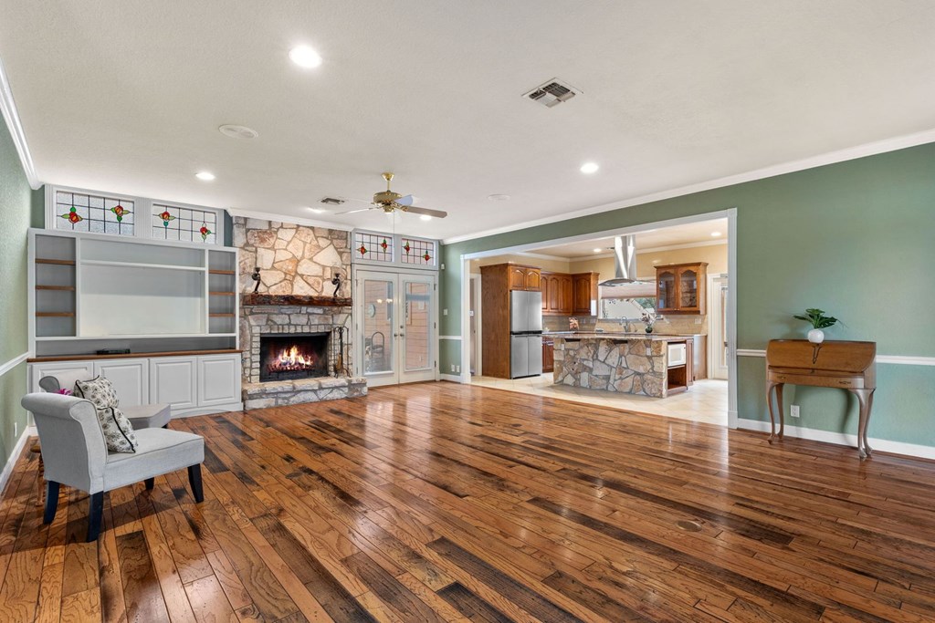 115 Sage Oaks Trl