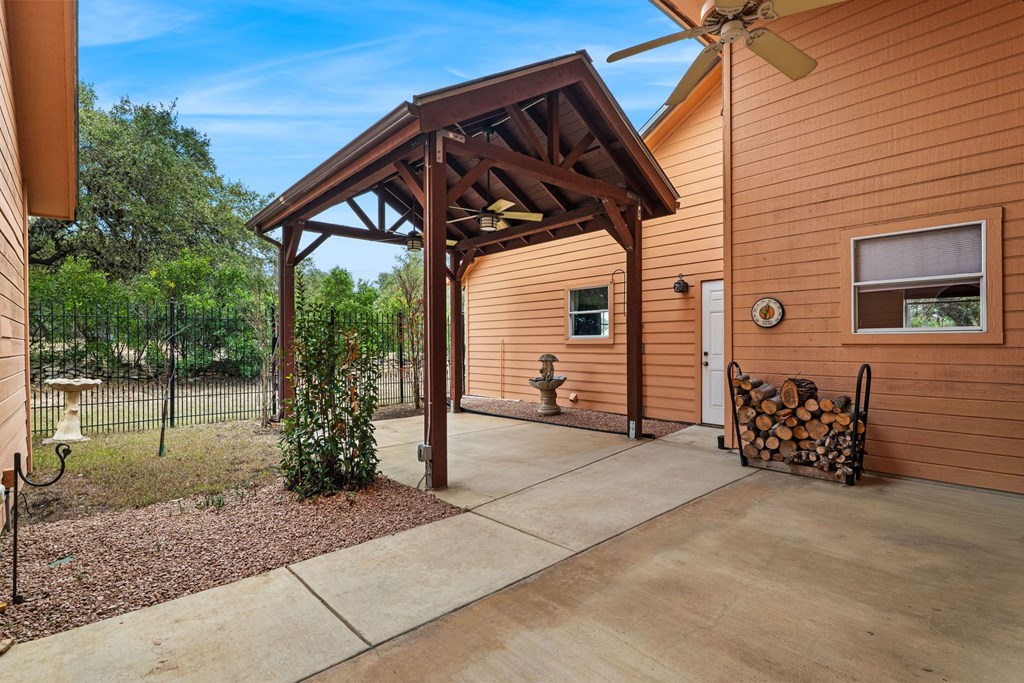 115 Sage Oaks Trl